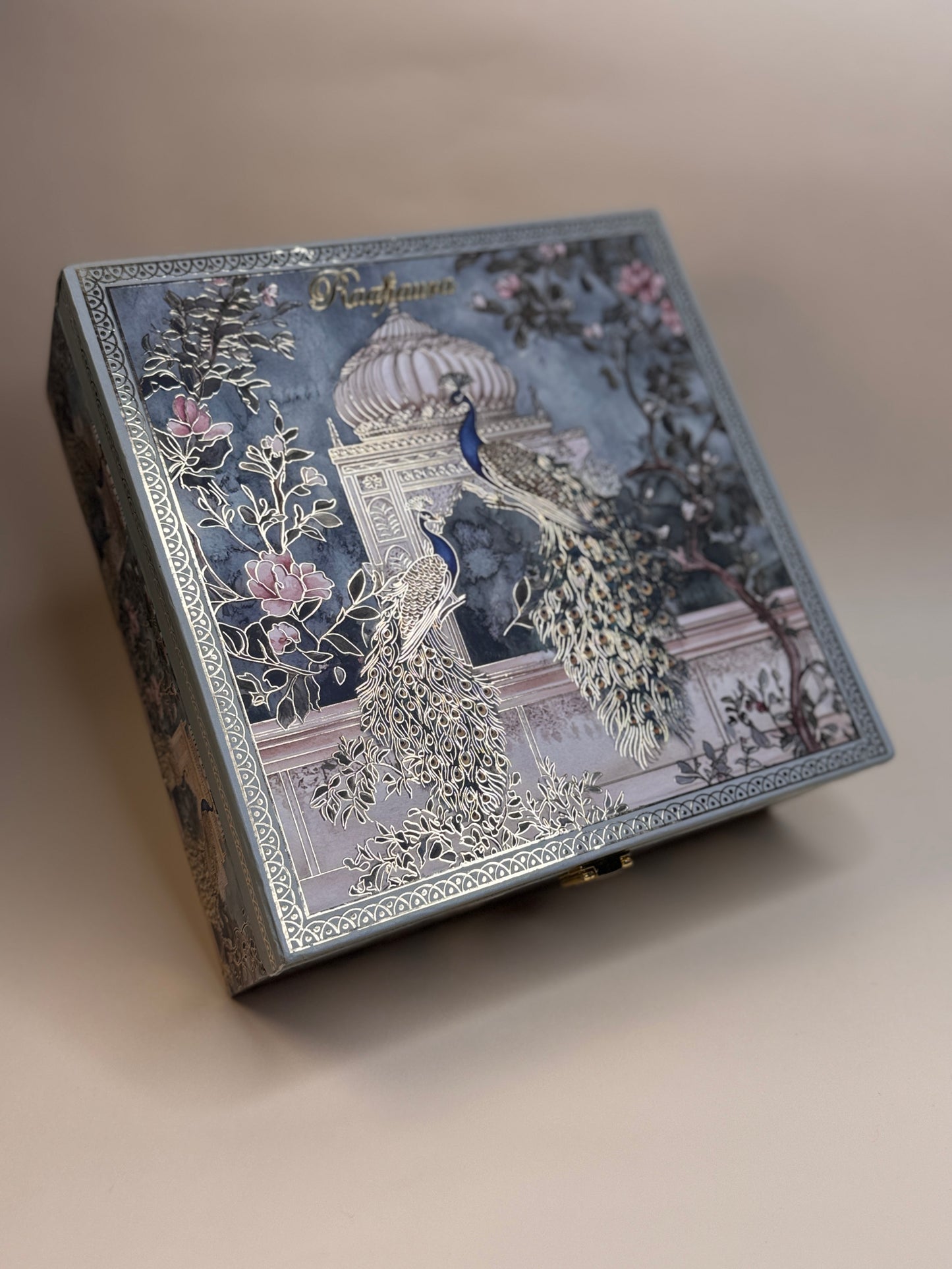 Raafiaura Premium Gifting Box